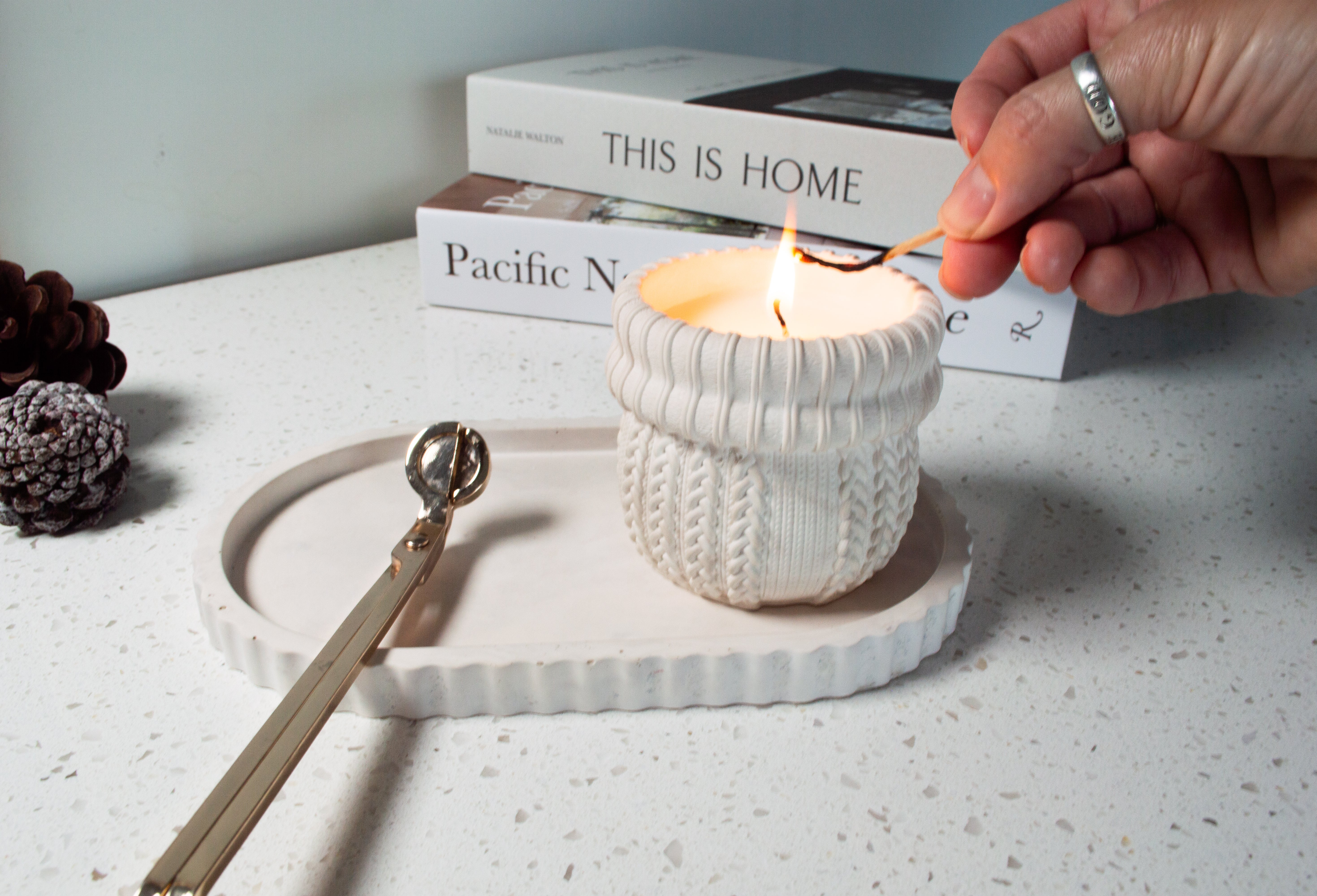 The Cozy Sweater Candle - Holiday Edition – Lynn & Liana Designs