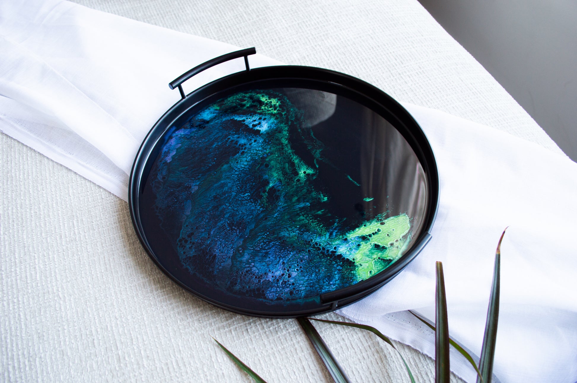 northern lights round metal tray