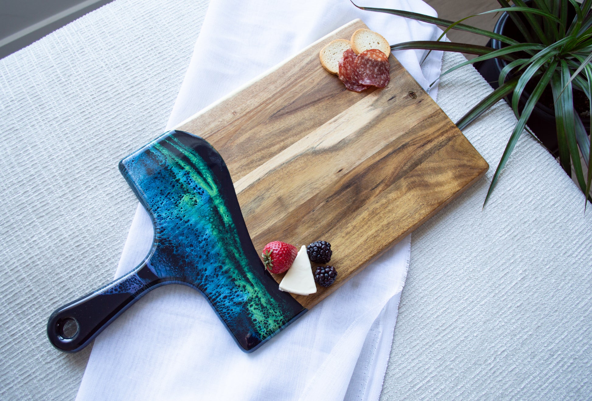 northern lights large cheese board