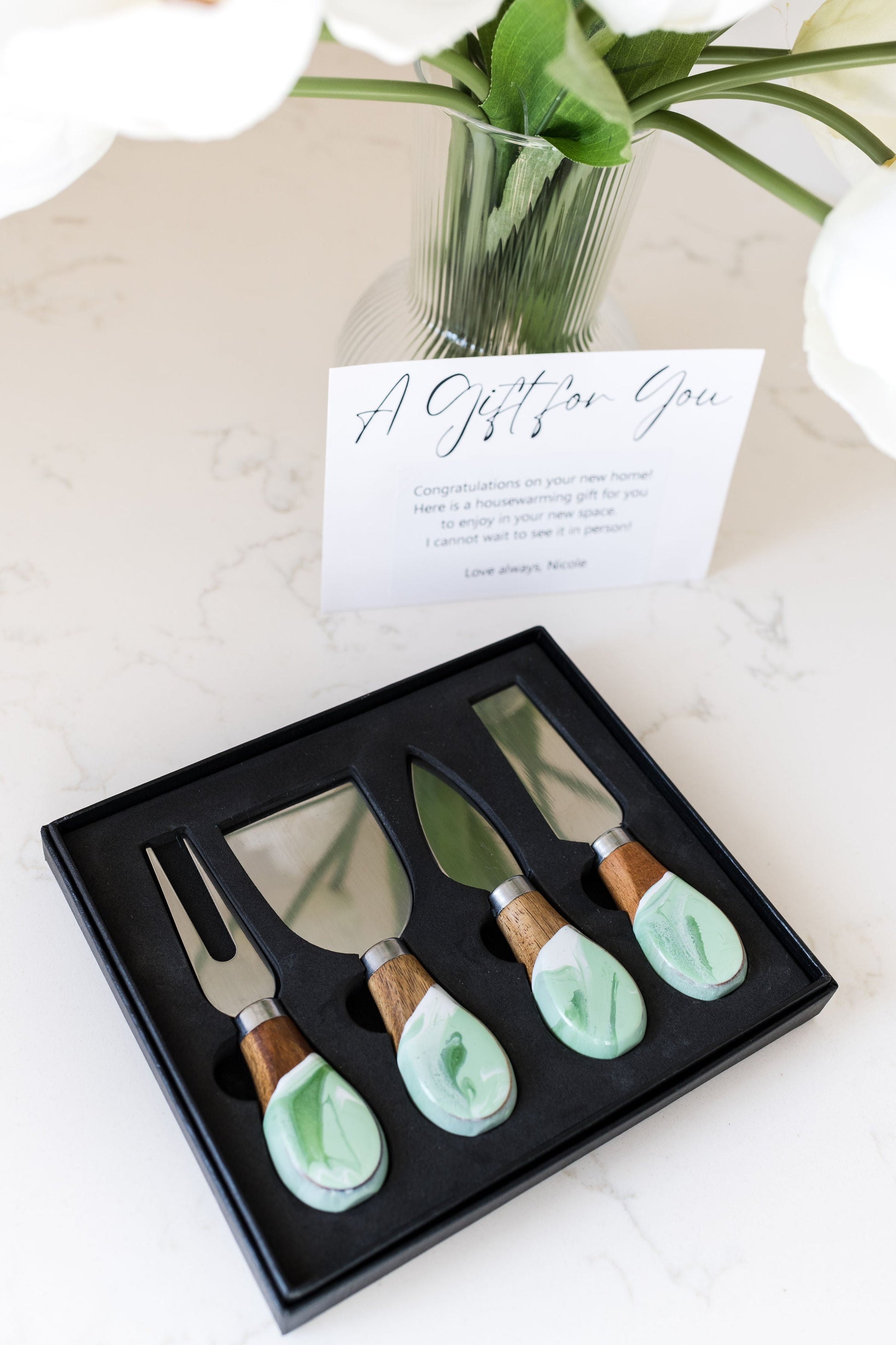 mojito resin knives on a kitchen counter