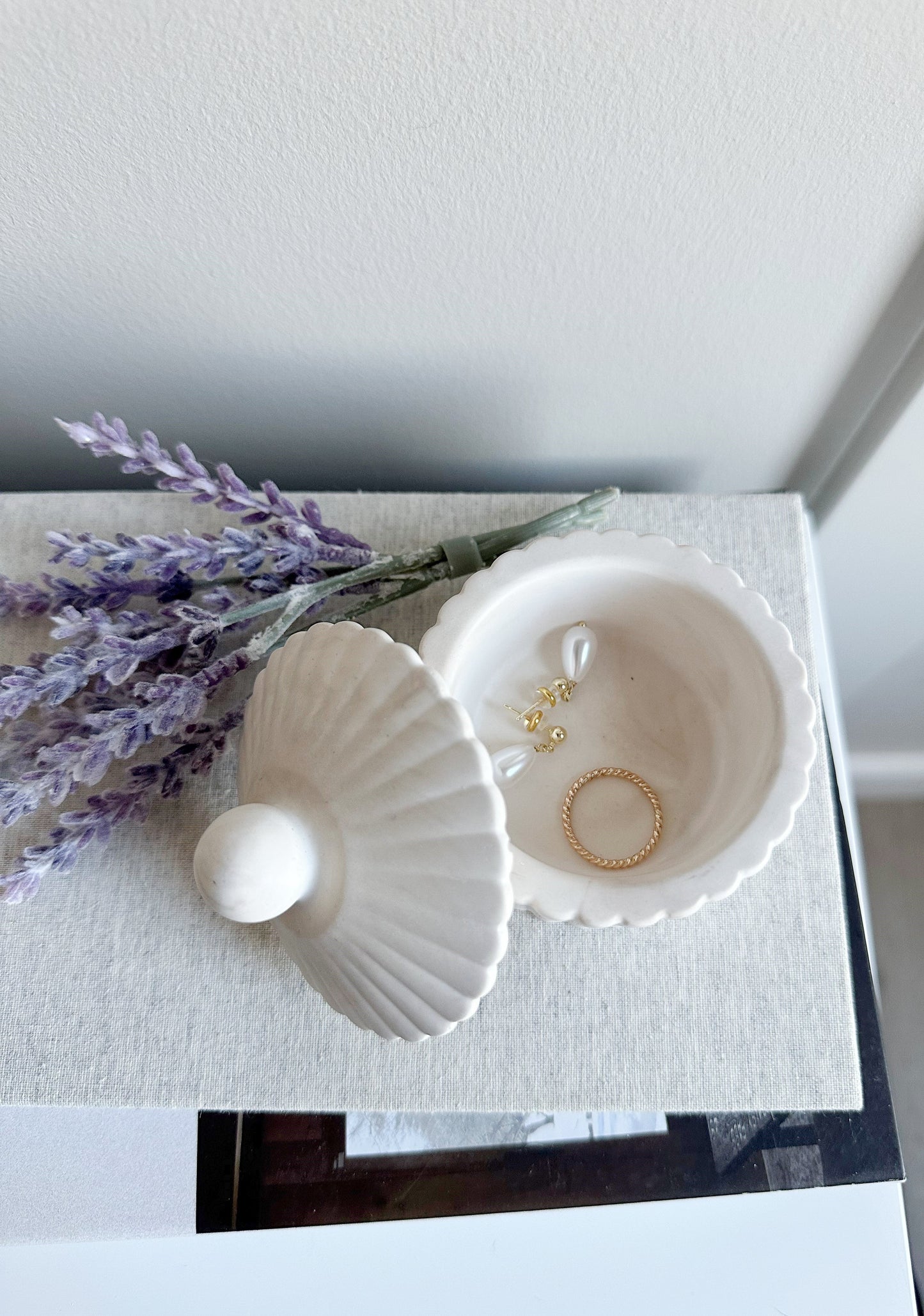 NEW!!! Fluted Pinch Bowl with Lid