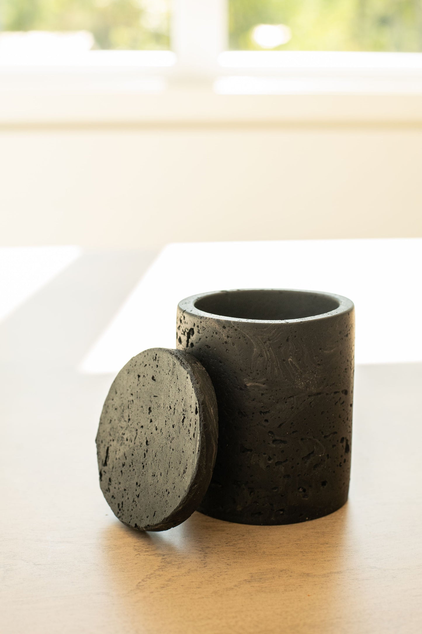 Travertine and Lava Rock Candle (with lid)