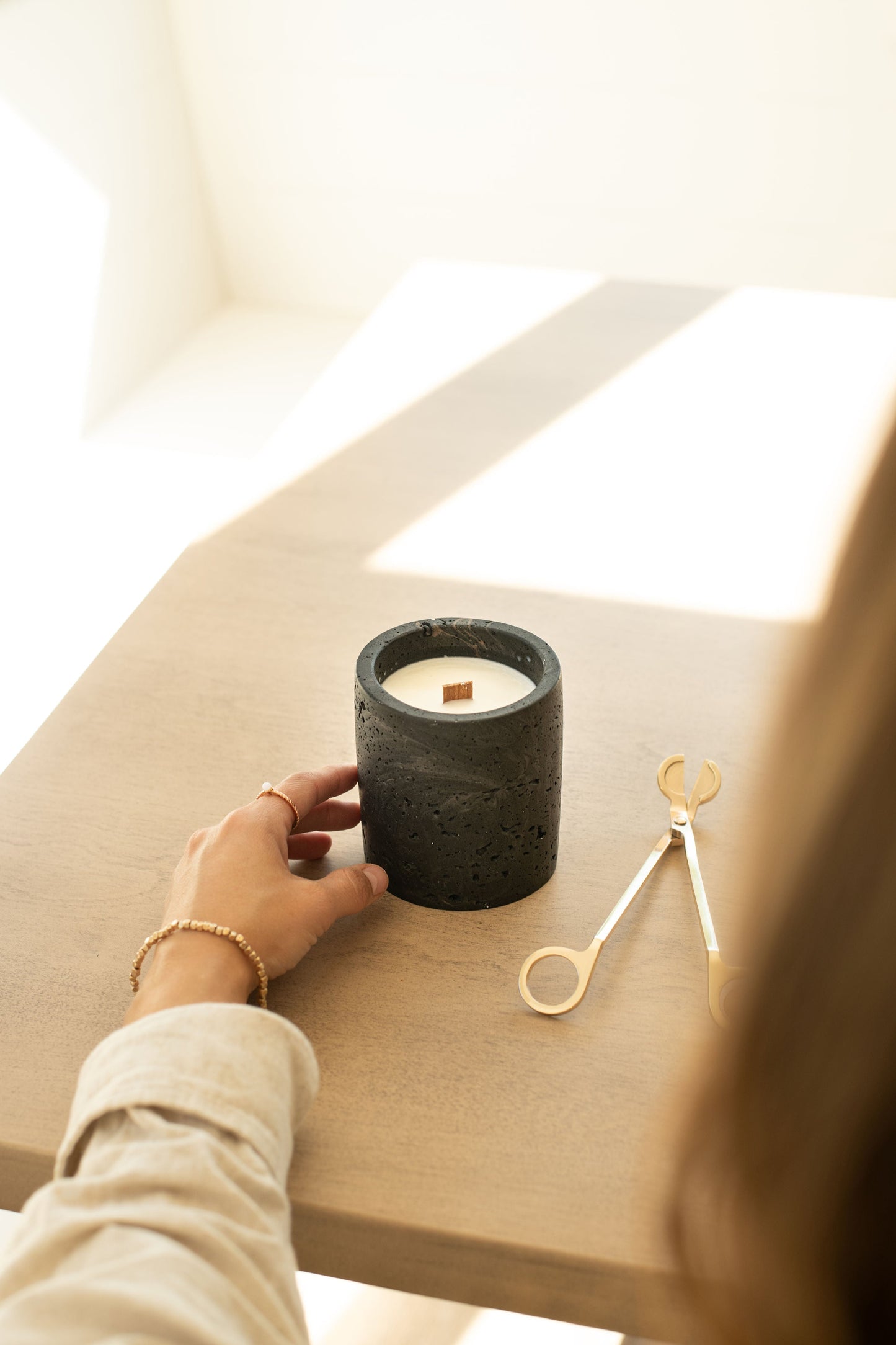Travertine and Lava Rock Candle (with lid)