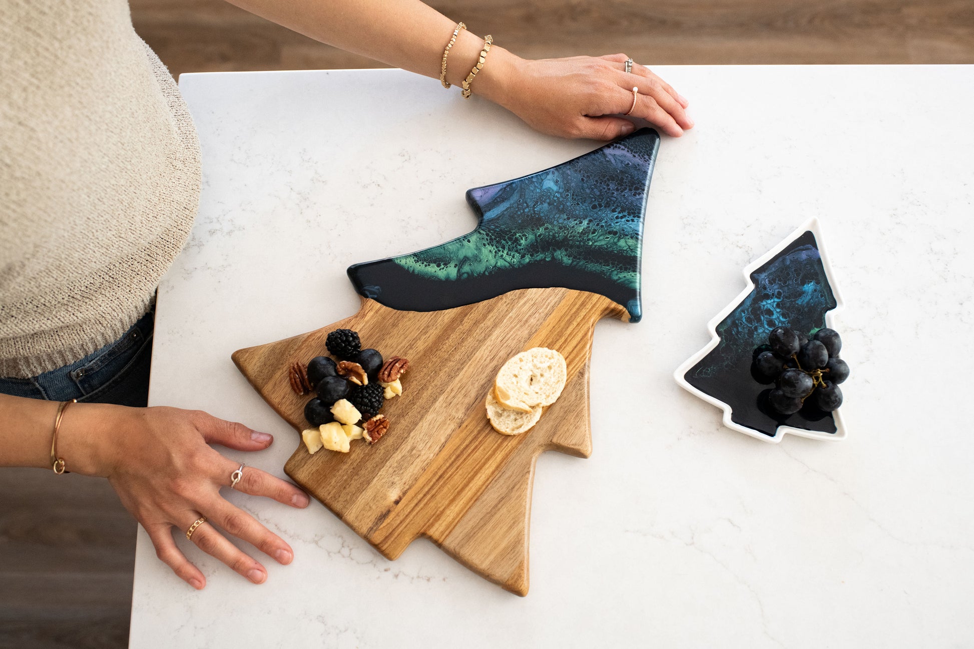 northern lights Christmas tree board and matching ceramic tray 