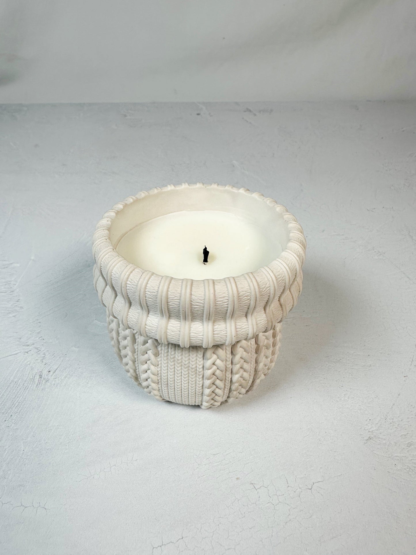 The Cozy Sweater Candle - Holiday Edition
