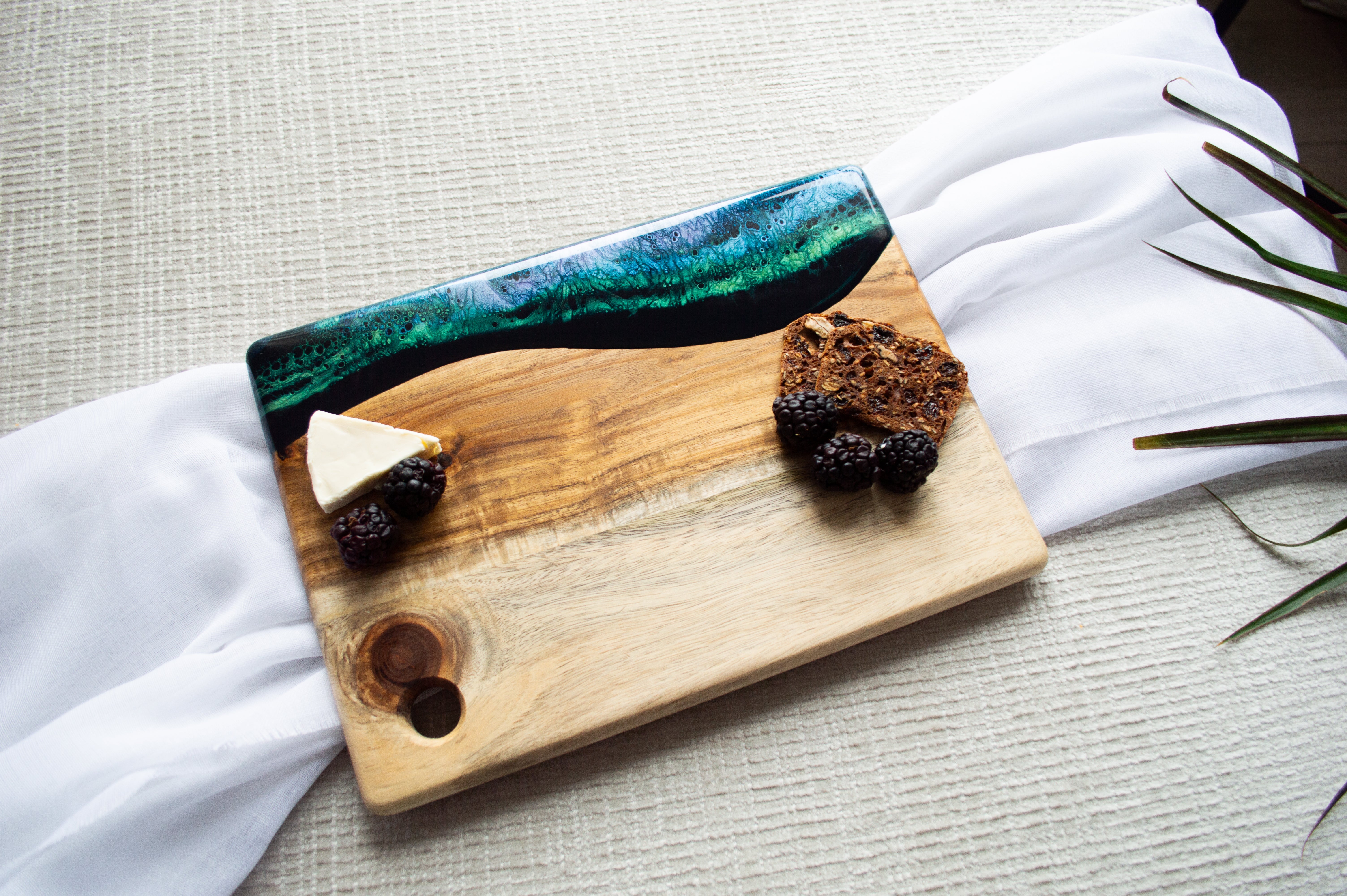 Lynn & Liana Designs Acacia Cheese Board - Thumbnail 2