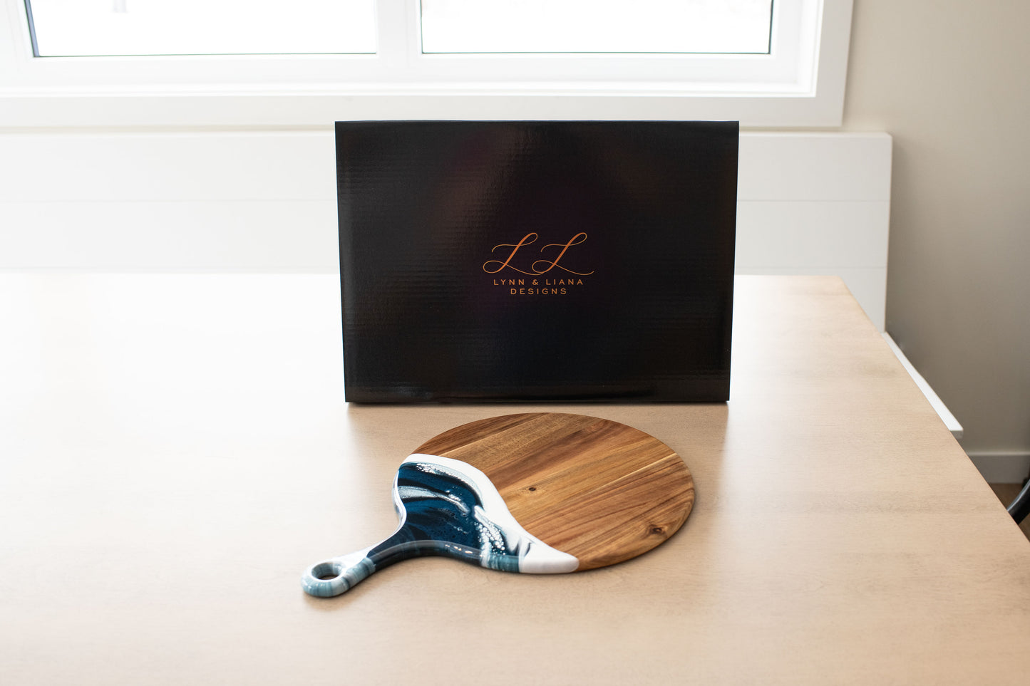 Round Cheese Paddle Acacia Boards