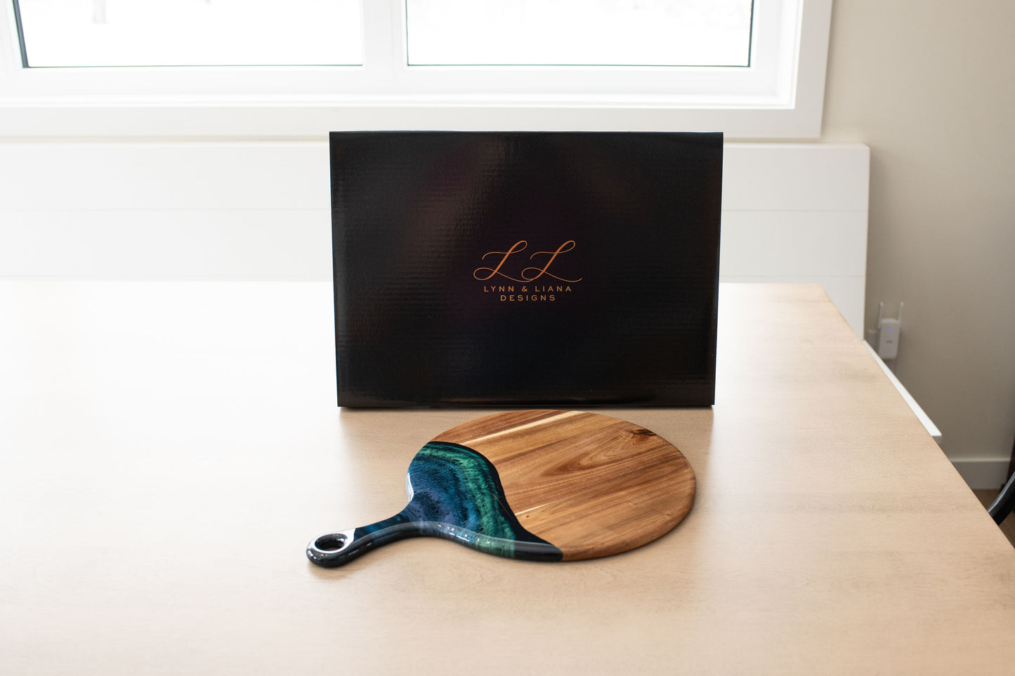 Round Cheese Paddle Acacia Boards