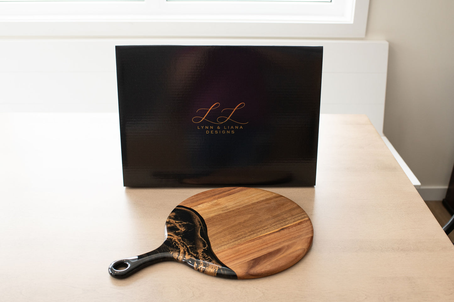 Round Cheese Paddle Acacia Boards