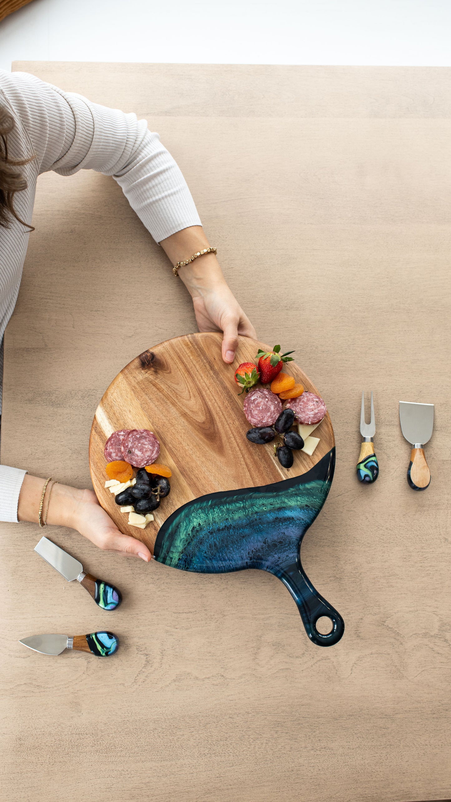 Round Cheese Paddle Acacia Boards