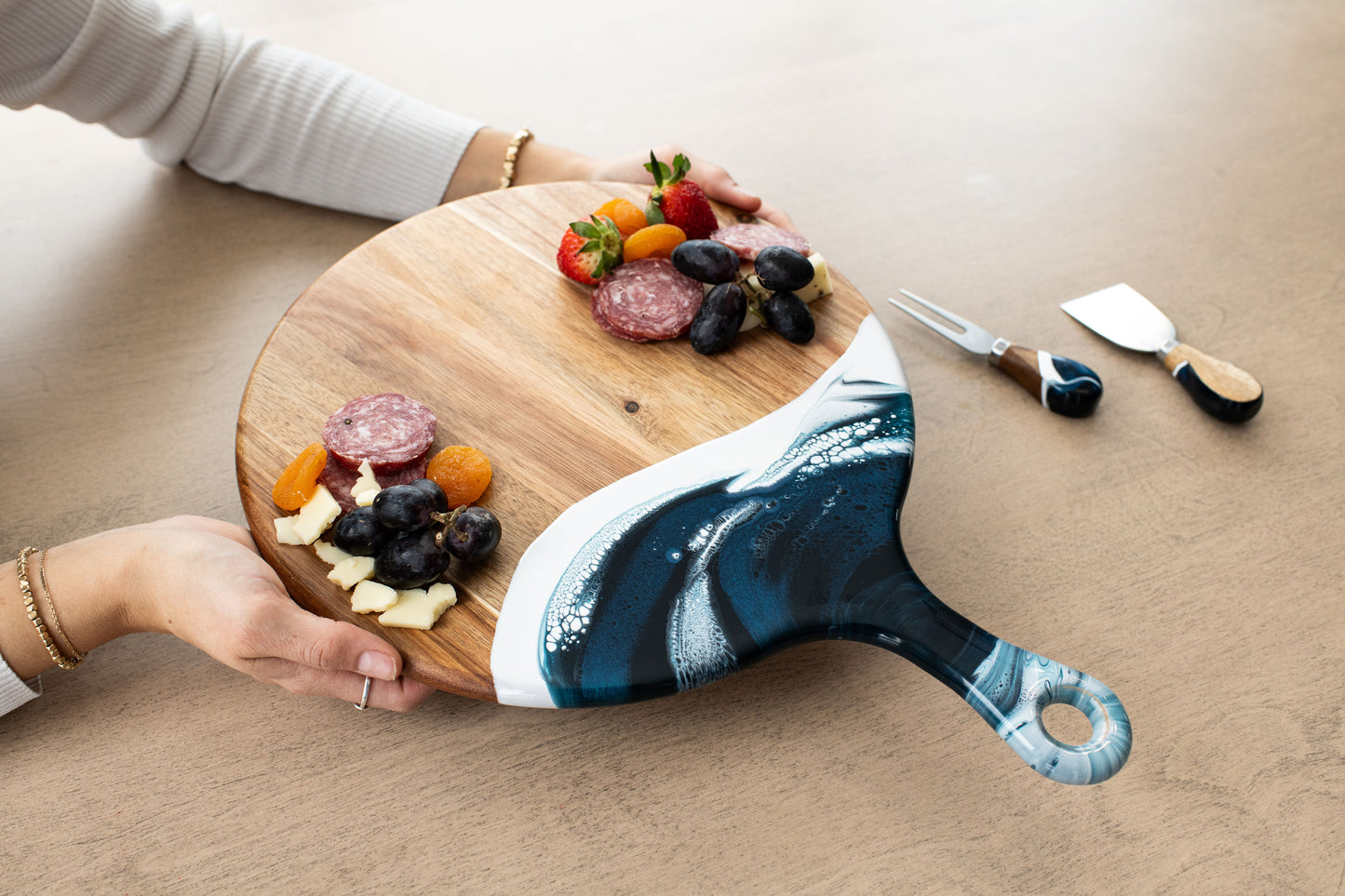 Round Cheese Paddle Acacia Boards