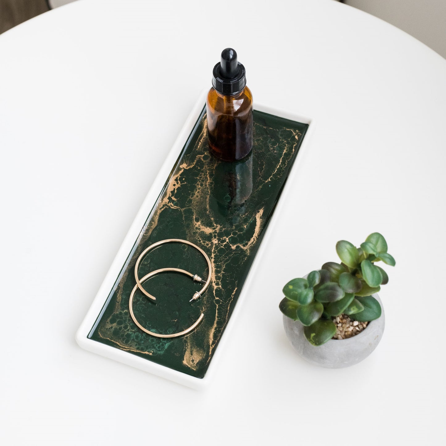 Hand-Sculpted Resin Small Tray with Leather Handles – CÔTE À COAST